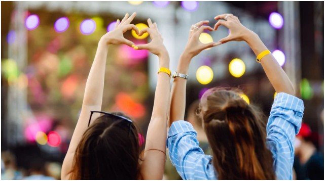 What to Wear to a Concert if You Want Style and Comfort?