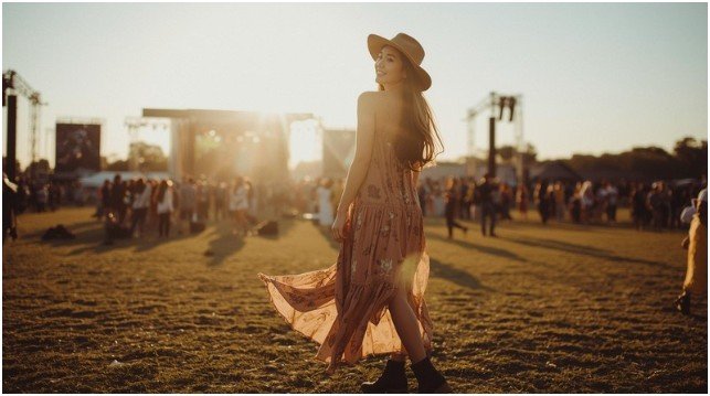 What to Wear to a Concert When You Don’t Know the Venue Rules?